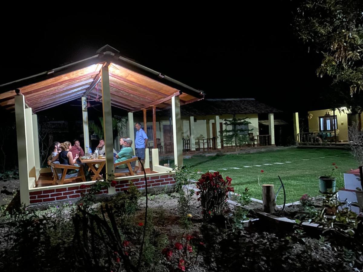 Bardiya Eco Friendly Homestay Exterior foto